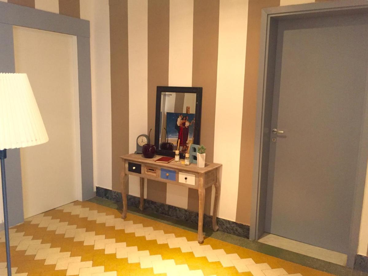 Aweshomeitaly - Bay Windows Apartment ลาสเปเซีย ภายนอก รูปภาพ