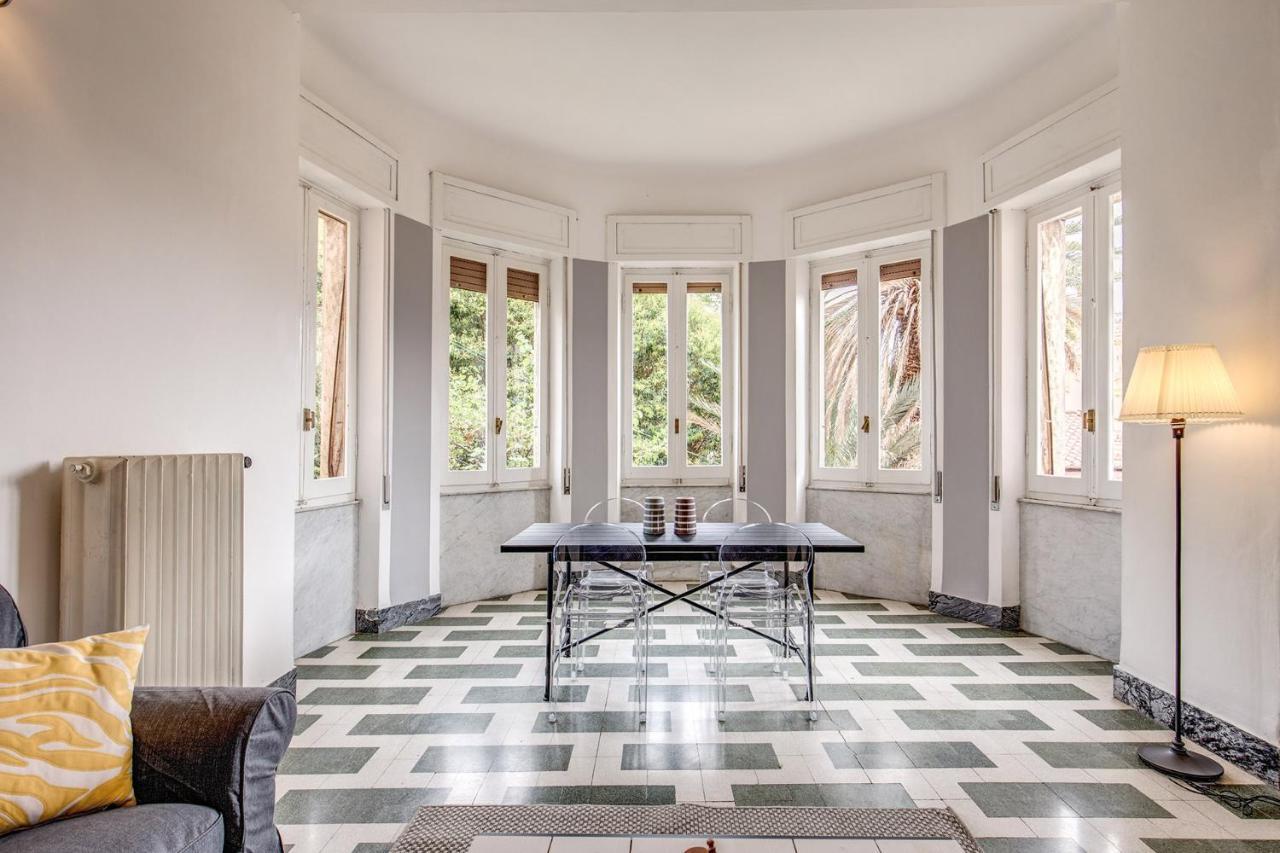 Aweshomeitaly - Bay Windows Apartment ลาสเปเซีย ภายนอก รูปภาพ